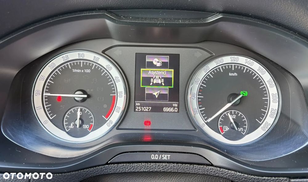 Skoda Karoq 2.0 TDI SCR 4x4 Style DSG - 36