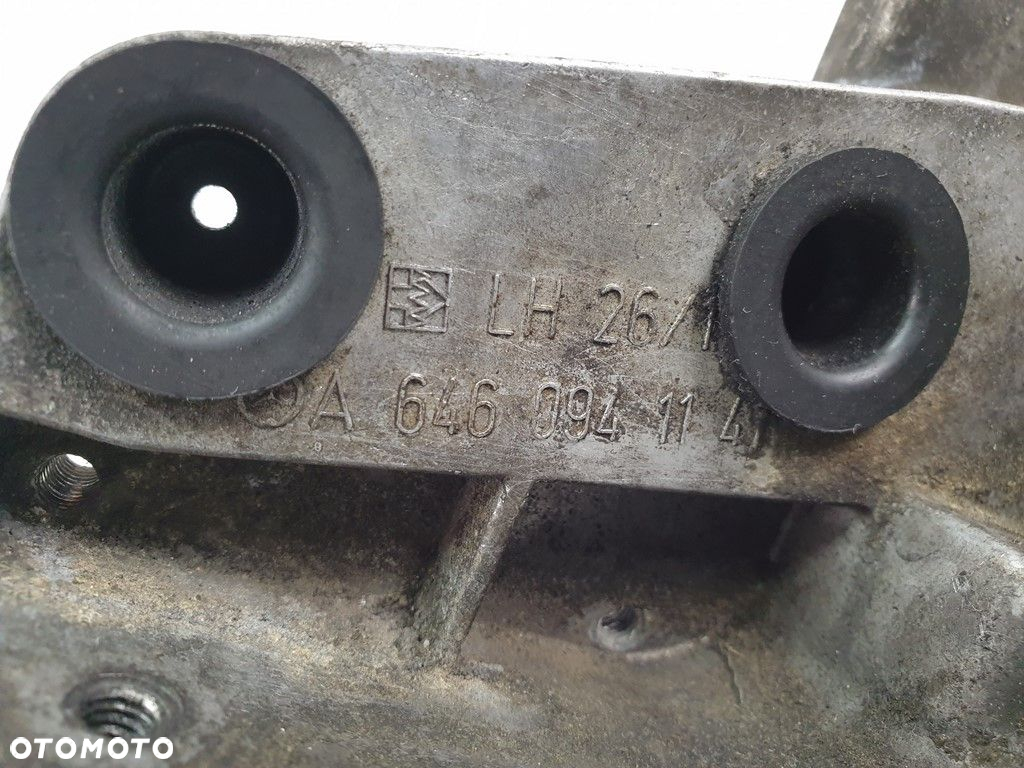 ŁAPA SILNIKA MERCEDES W203 2.2 CDI A6460941141 - 2