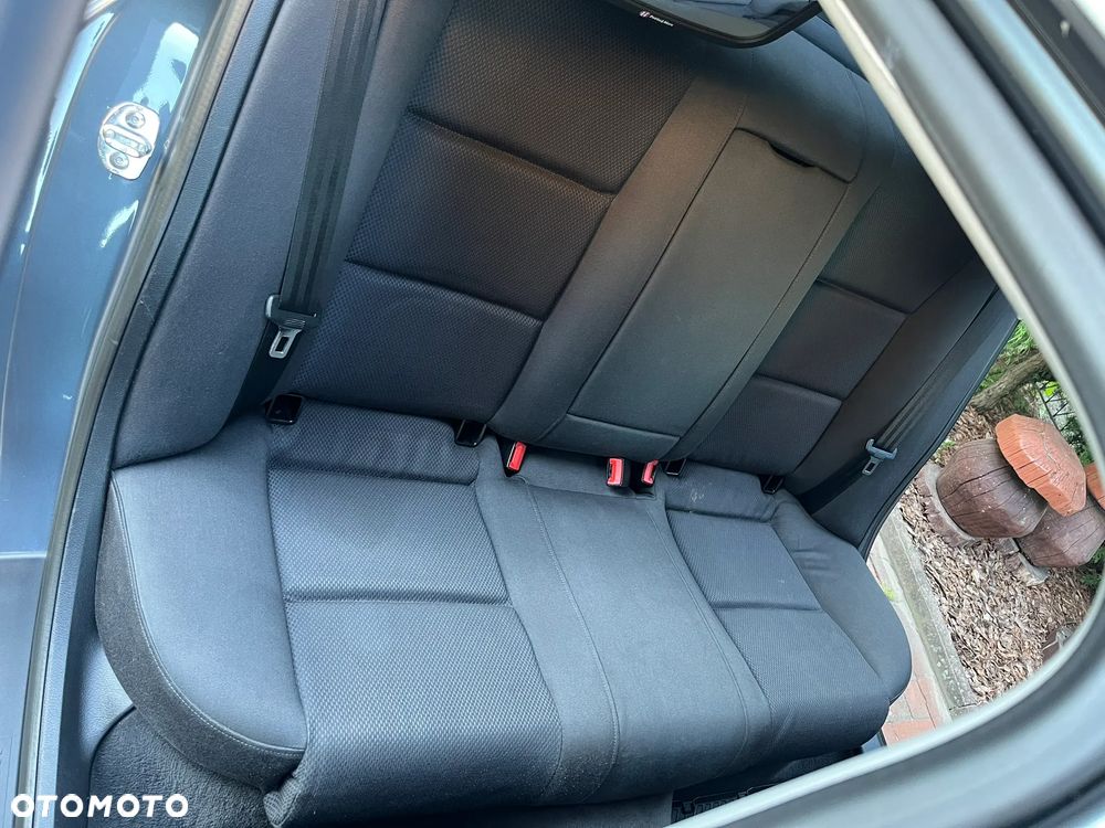 Audi A4 Limousine - 8
