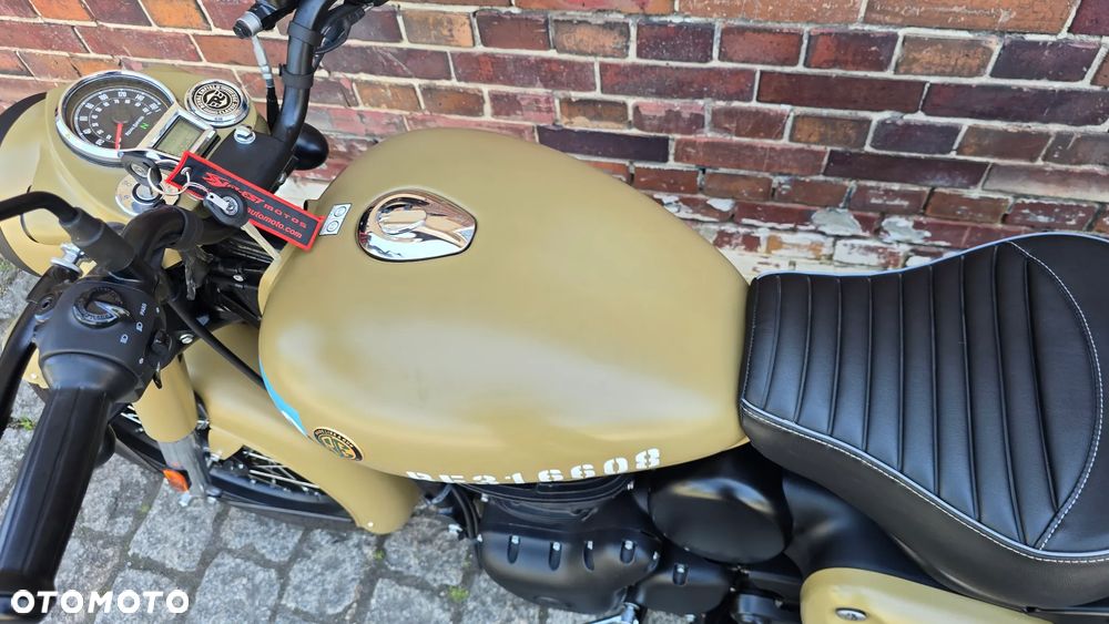 Royal Enfield Classic - 22