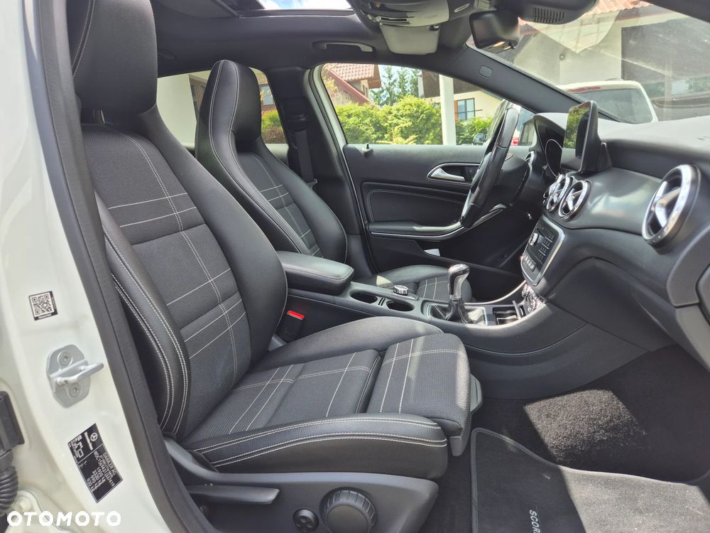 Mercedes-Benz GLA 200 Urban - 20