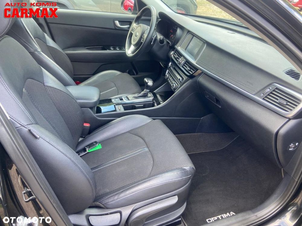 Kia Optima - 30