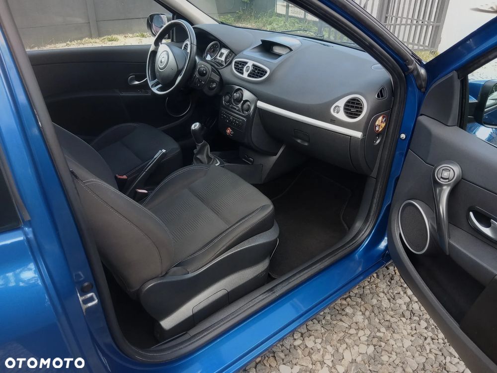 Renault Clio 1.2 16V 75 Expression - 8