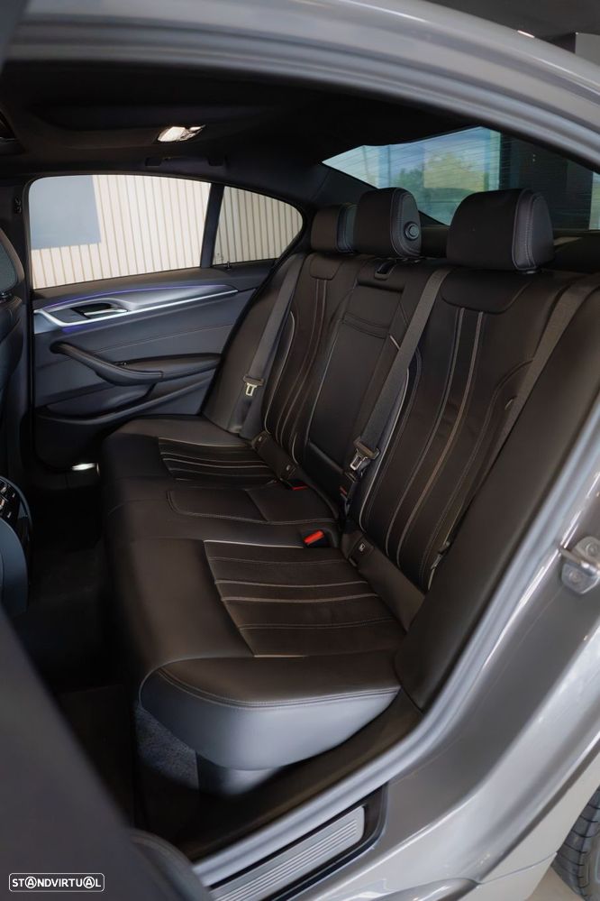 BMW 520 e Pack M - 27