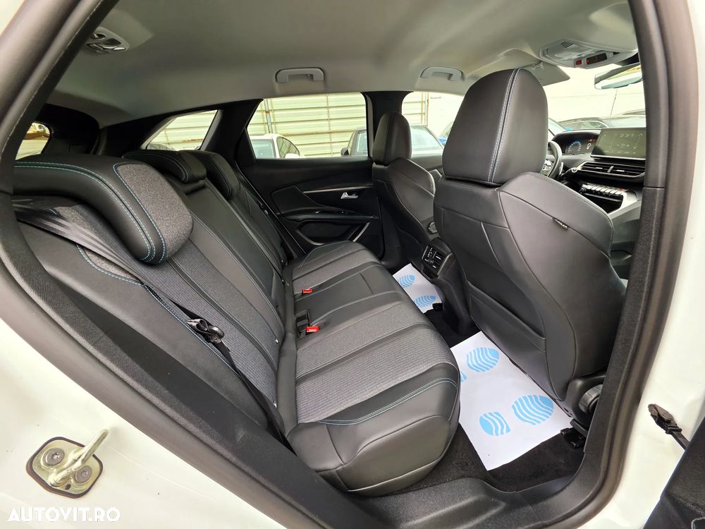 Peugeot 3008 225 e-EAT8 GT Pack - 16