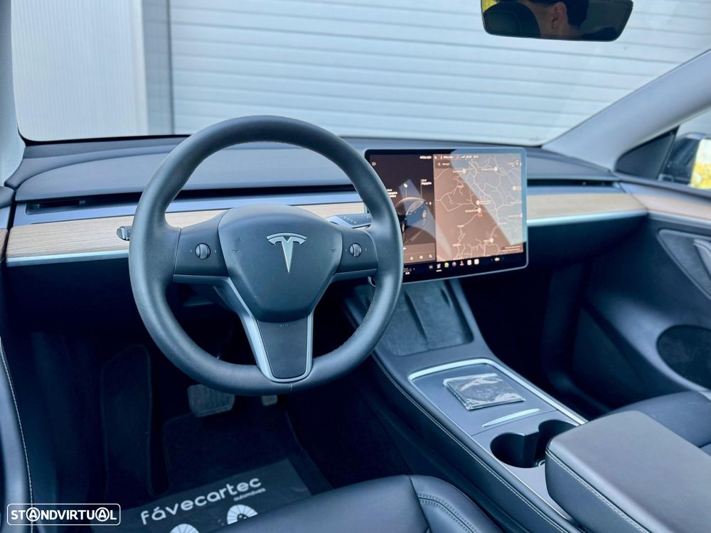 Tesla Model Y Long Range Tração Integral - 32