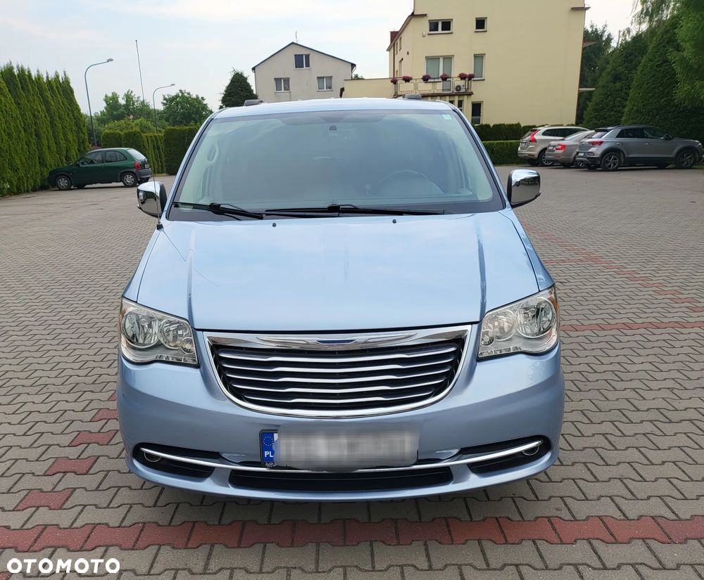 Chrysler Town & Country 3.6 Limited - 15
