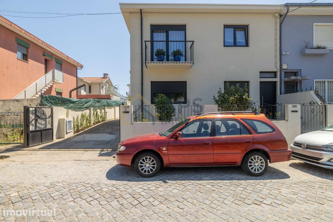 Moradia com 2 Frações Independentes | Senhora da Hora – Matosinhos - Grande imagem: 2/33
