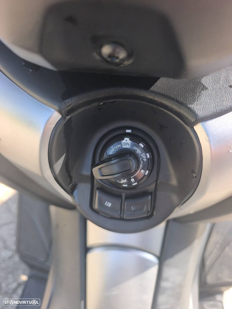Yamaha X-Max 400 Abs - 8