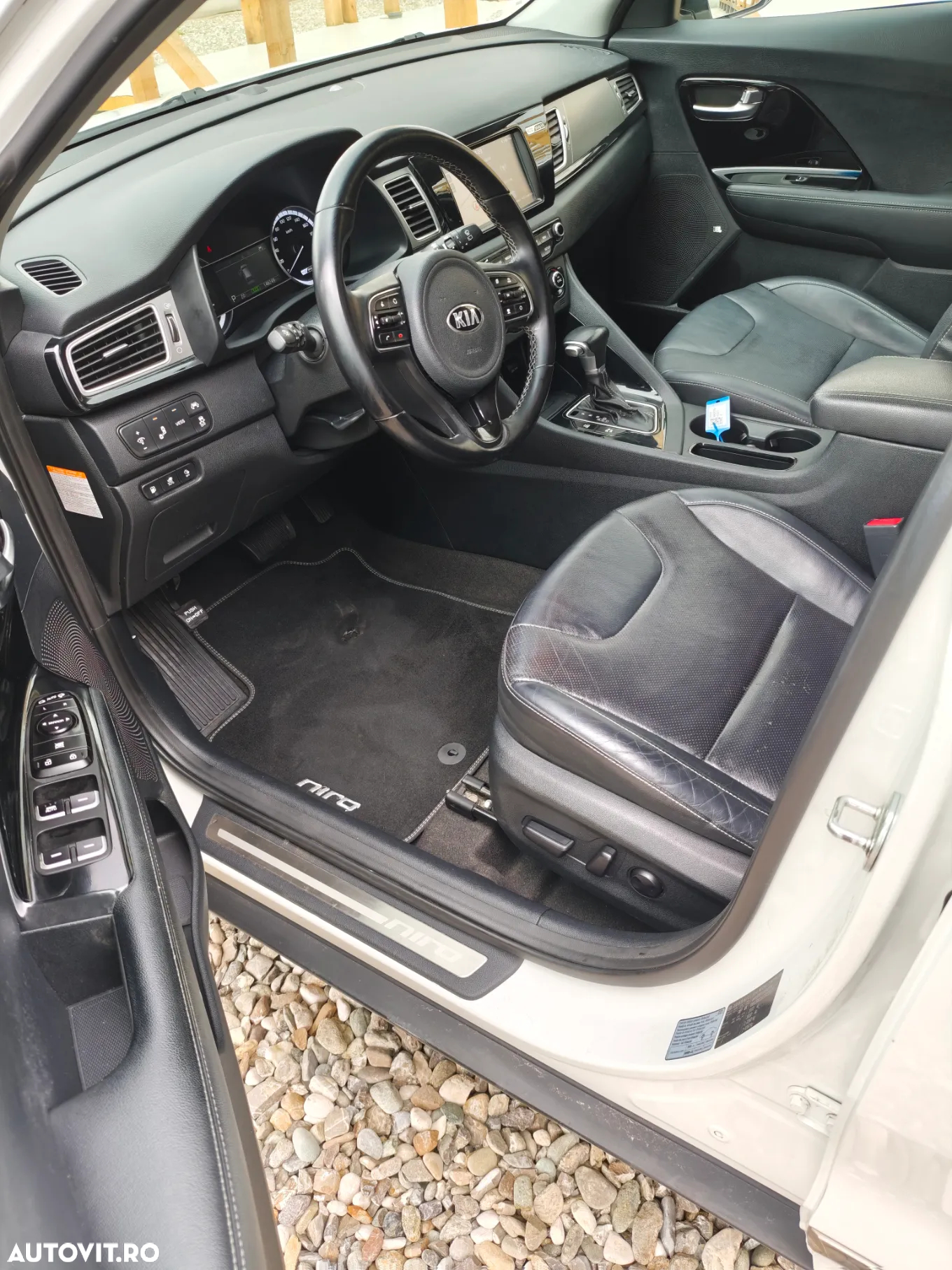 Kia Niro 1.6 GDI 6DCT PHEV Premium - 17