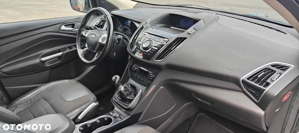 Ford Kuga 1.5 EcoBoost 2x4 Trend - 37