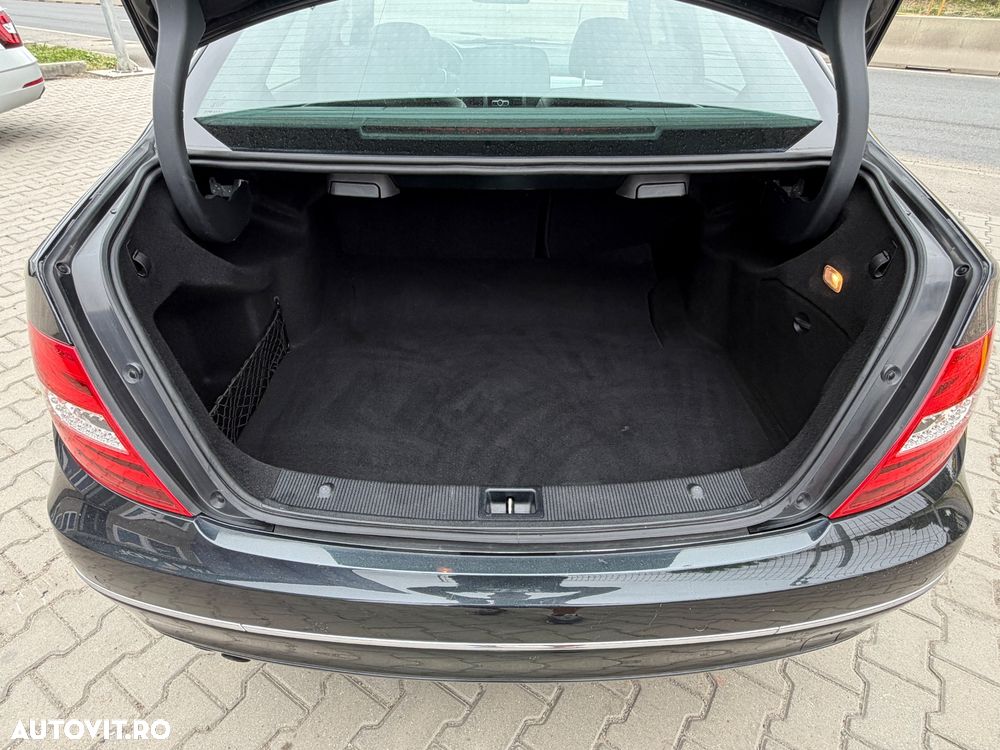 Mercedes-Benz C - 29