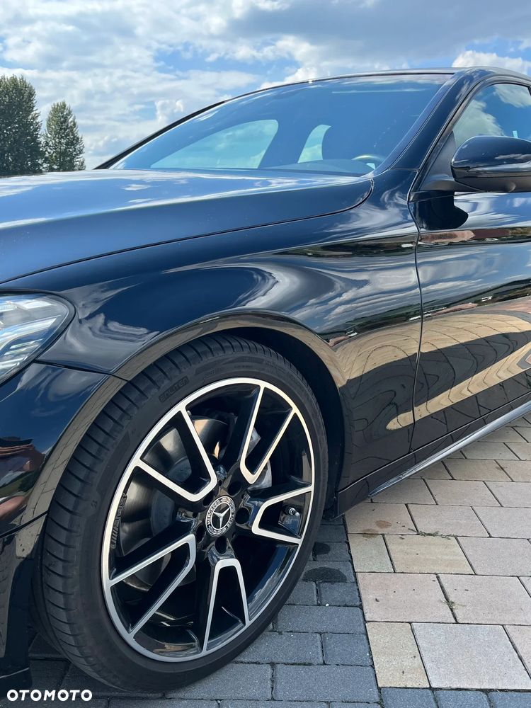 Mercedes-Benz Klasa C 300 9G-TRONIC - 12