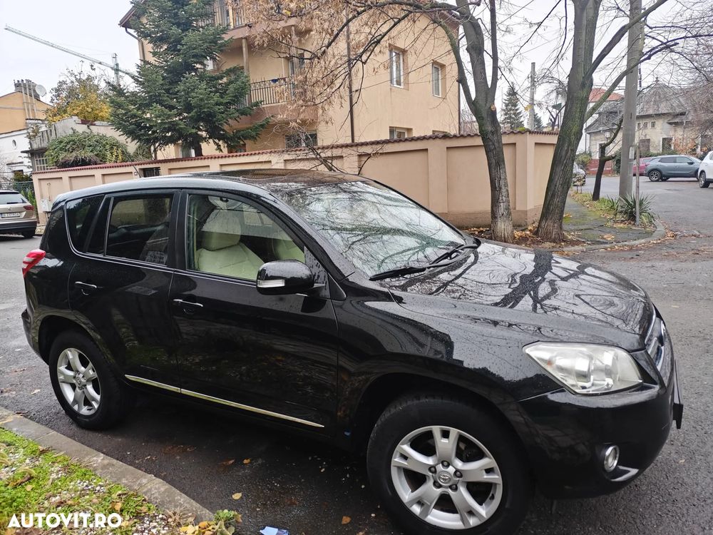 Toyota RAV4 2.2L D-CAT M/T Luxury - 1