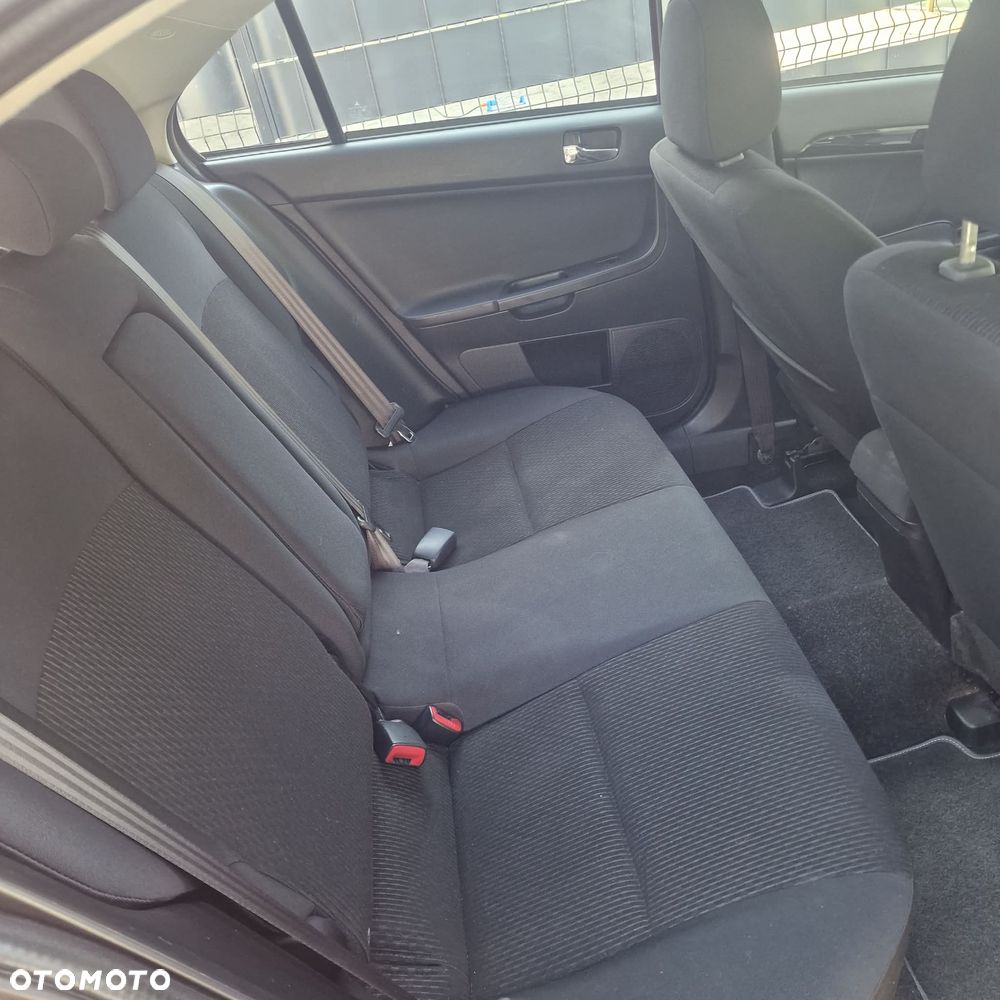 Mitsubishi Lancer Sportback 1.6 ClearTec - 18