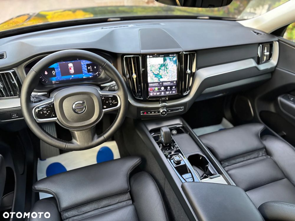 Volvo XC 60 B4 D AWD Plus Dark - 23