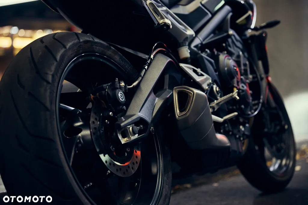 Triumph Street Triple - 10