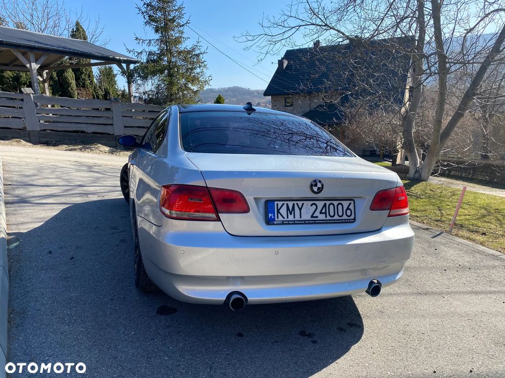 BMW Seria 3 325i - 4