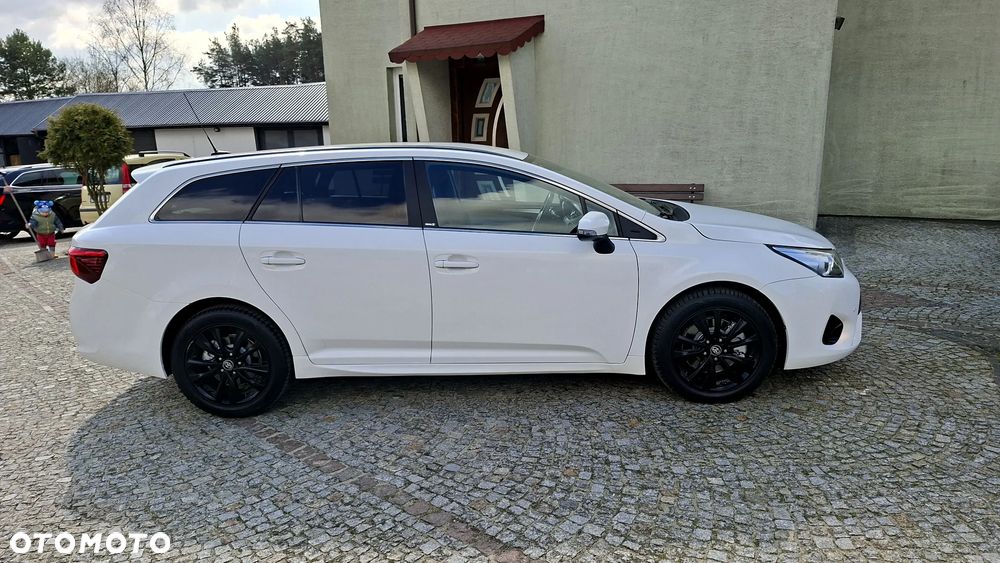 Toyota Avensis 2.0 D-4D Premium - 20