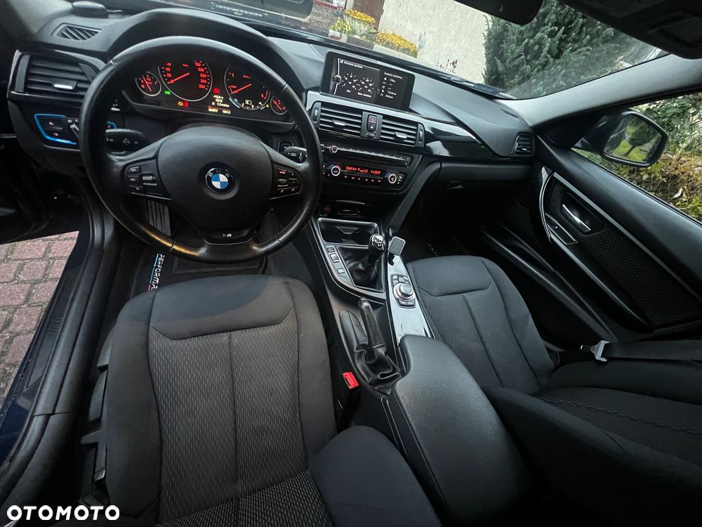 BMW Seria 3 320d - 34