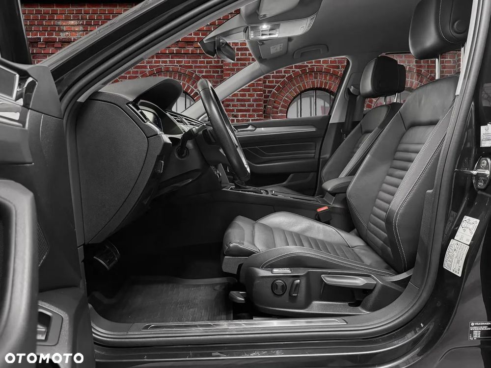 Volkswagen Passat Alltrack 2.0 TDI SCR 4Motion DSG - 12