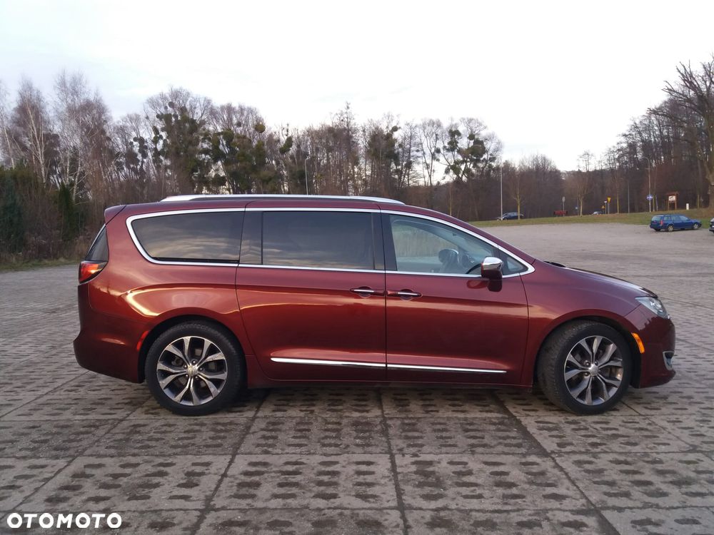 Chrysler Pacifica - 12