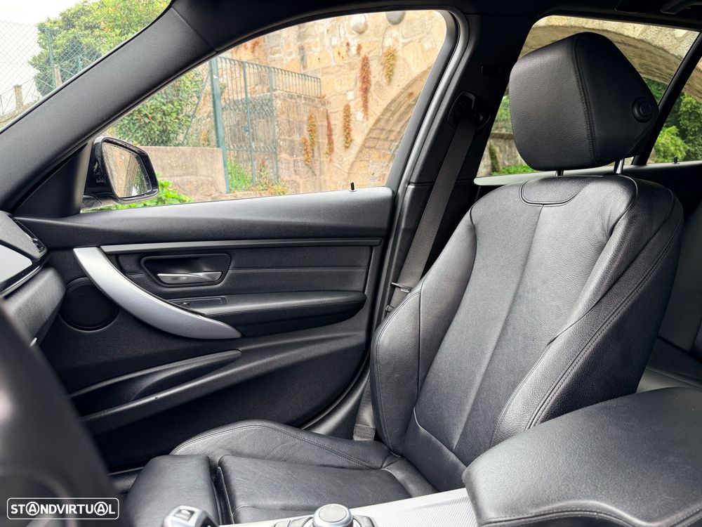 BMW 320 d Auto Pack M - 29