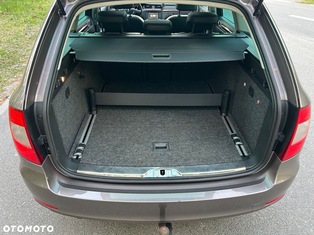 Skoda Superb 2.0 TDI DSG Elegance - 11