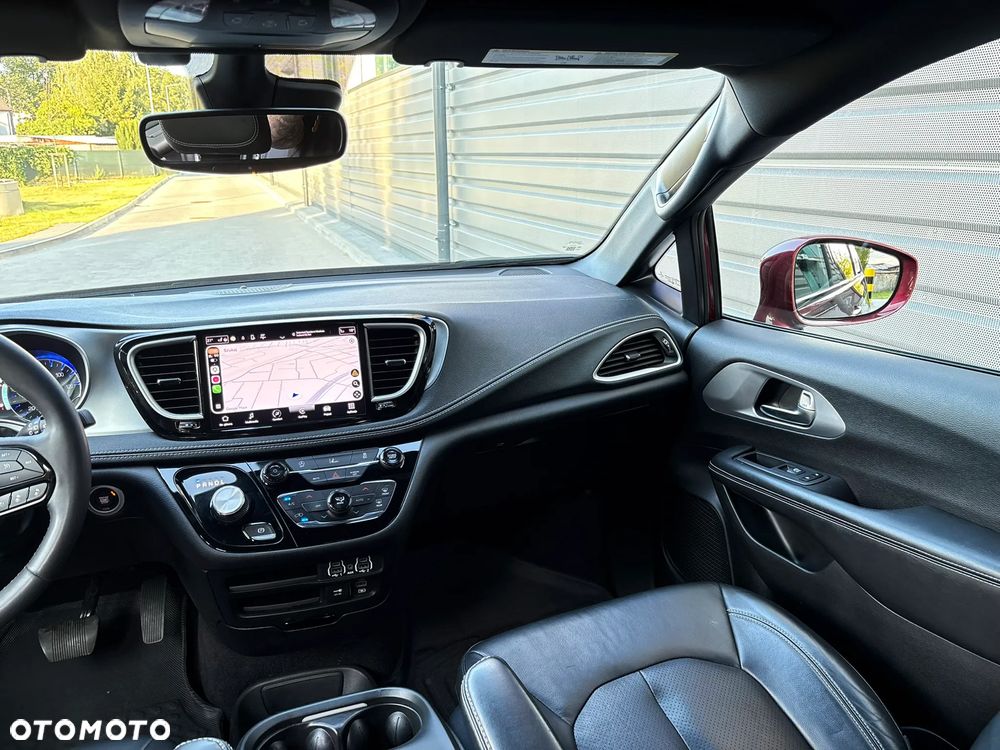 Chrysler Pacifica - 20
