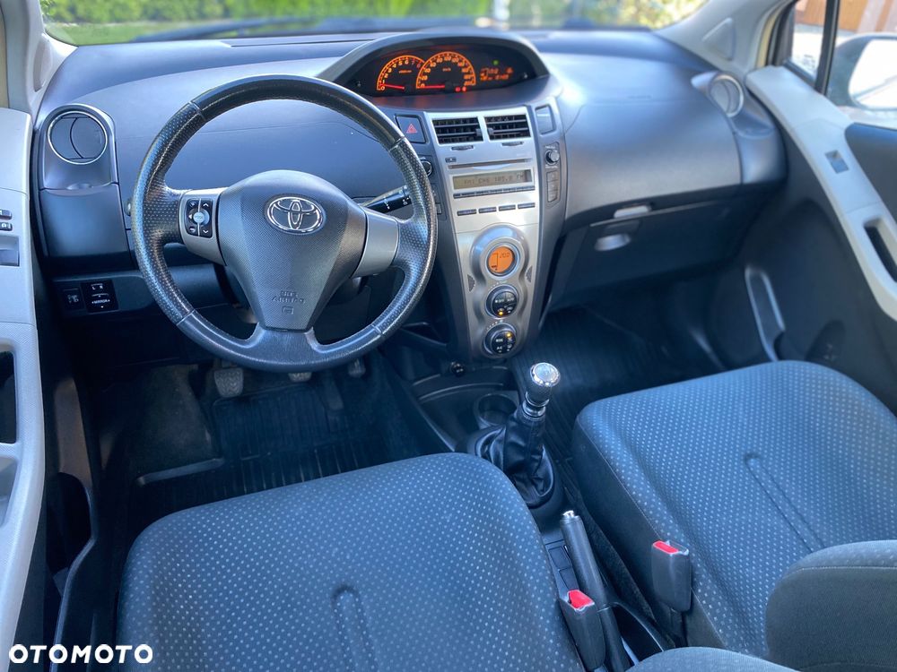 Toyota Yaris 1.33 Sol - 14