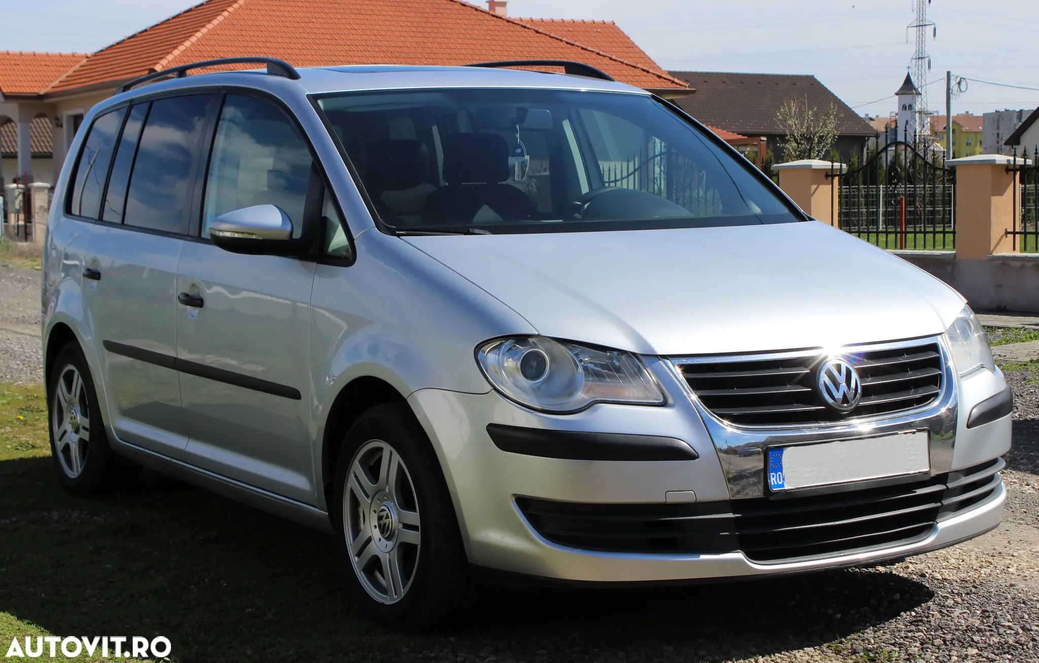 Volkswagen Touran 1.4 TSI Highline - 1