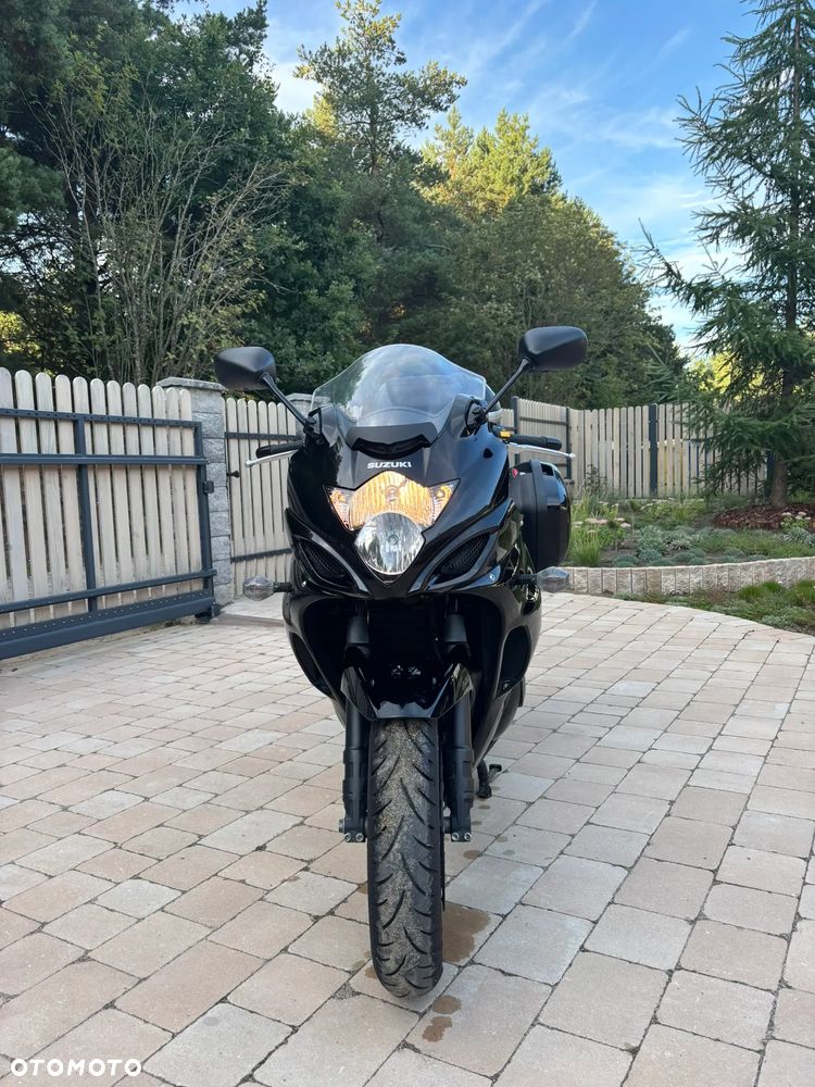 Suzuki GSX - 21