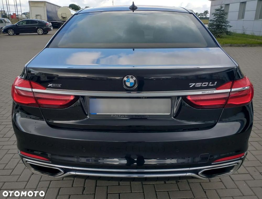 BMW Seria 7 750Li xDrive - 30