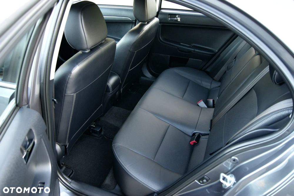 Mitsubishi Lancer 1.8 Intense - 24