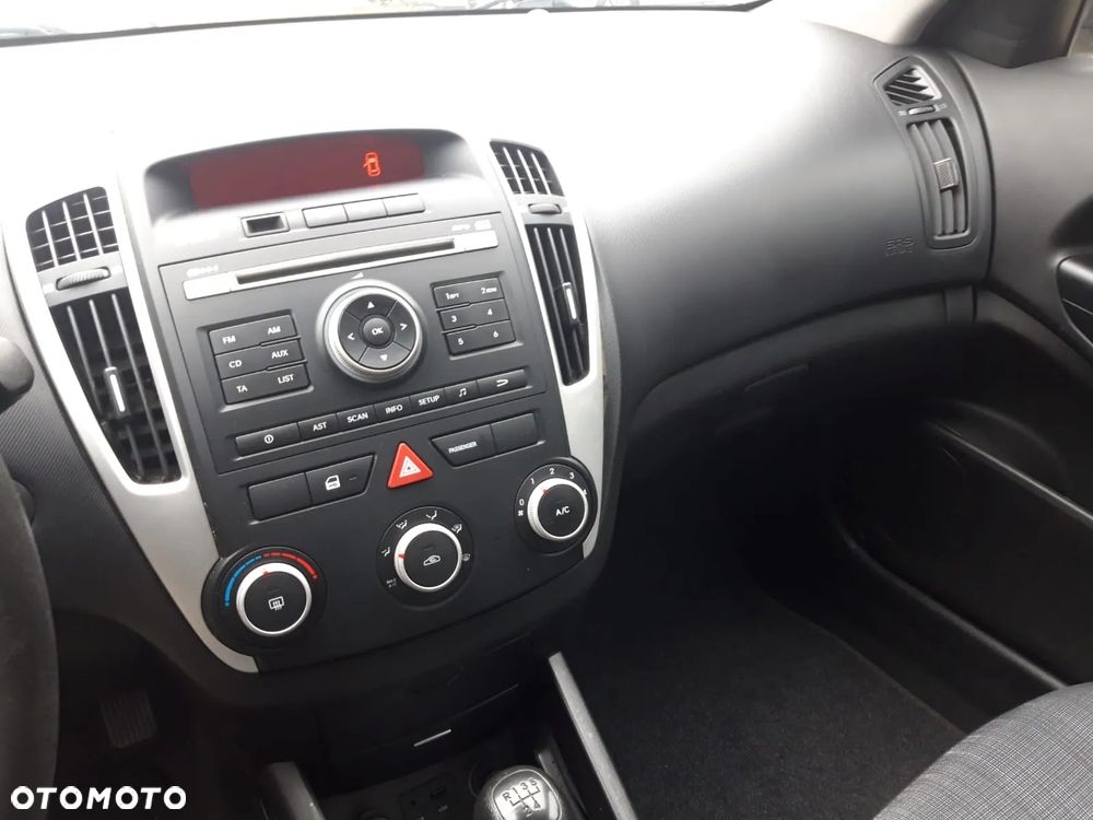 Kia Ceed - 19