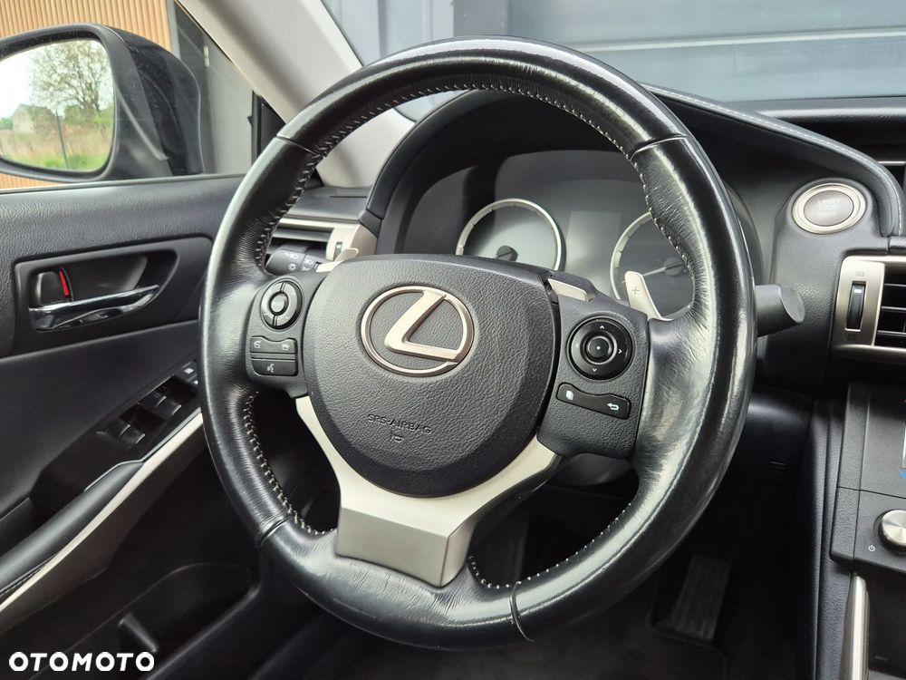 Lexus IS - 18