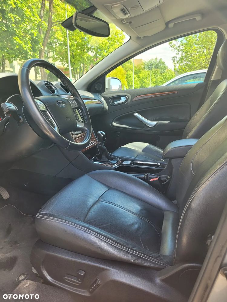 Ford Mondeo 2.0 Ghia X100 / X - 21