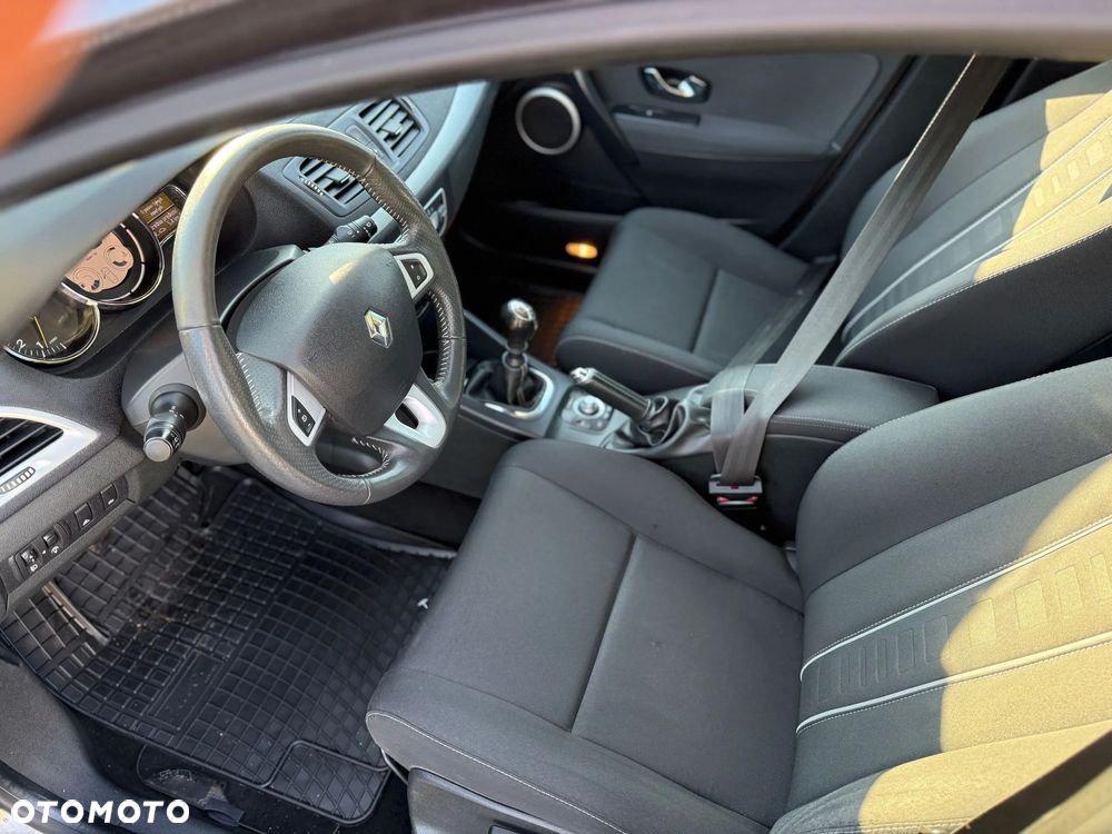 Renault Megane ENERGY TCe 115 Start & Stop Authentique - 6