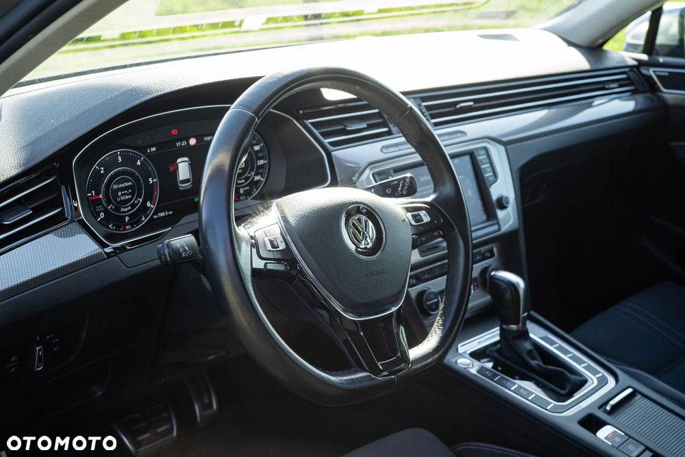 Volkswagen Passat 2.0 TDI Bi-Turbo BMT 4Mot Highline DSG - 14