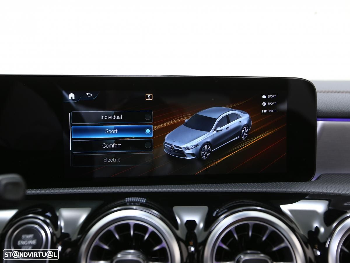 Mercedes-Benz A 250 Limousine e AMG Line - 30