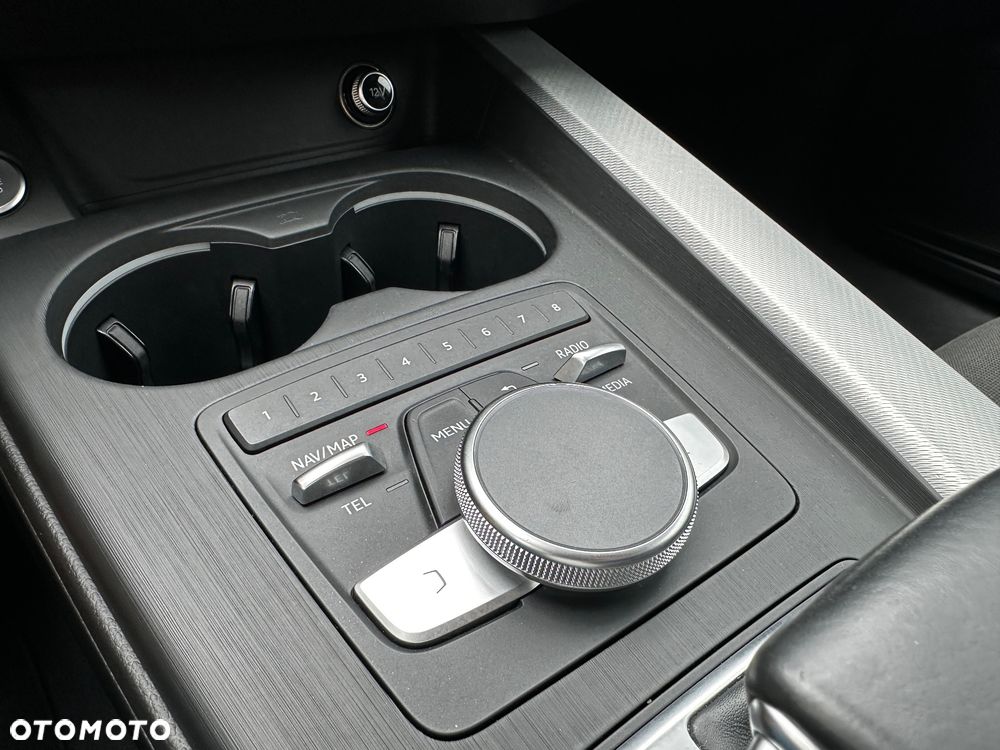 Audi A4 Avant 2.0 TFSI ultra S tronic sport - 28
