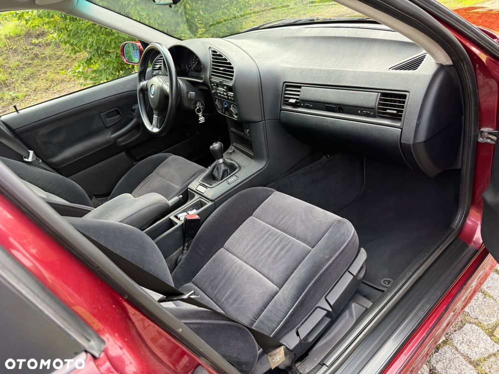 BMW Seria 3 330i - 8