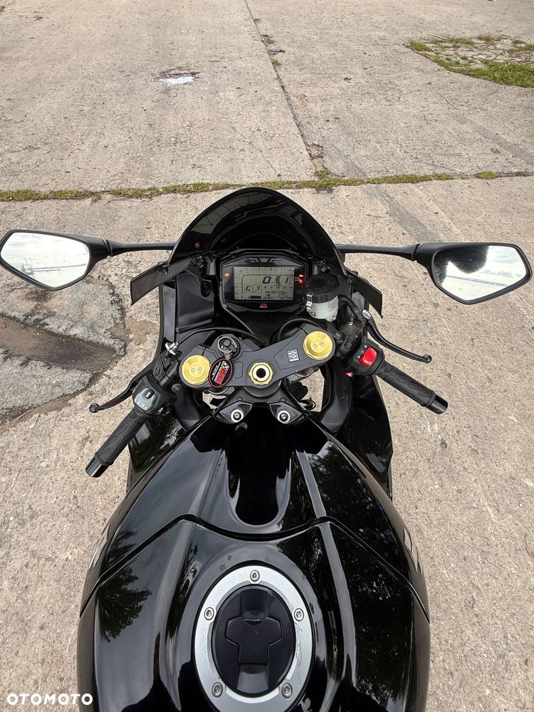 Suzuki GSX-R - 6