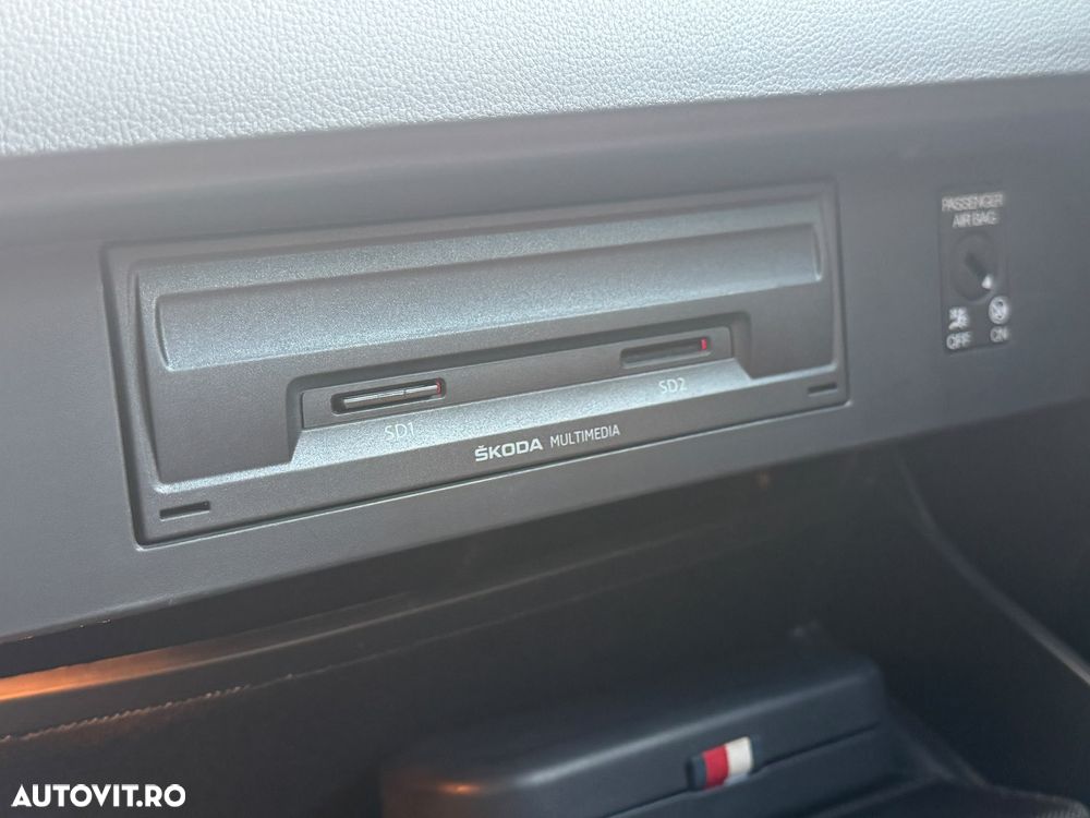 Skoda Octavia 2.0 TDI ELEGANCE DSG - 24
