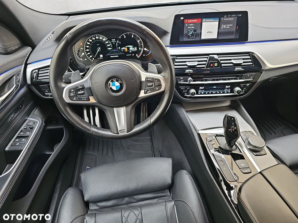 BMW 6GT - 11