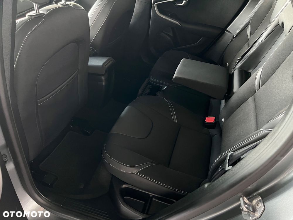 Volvo V40 - 25