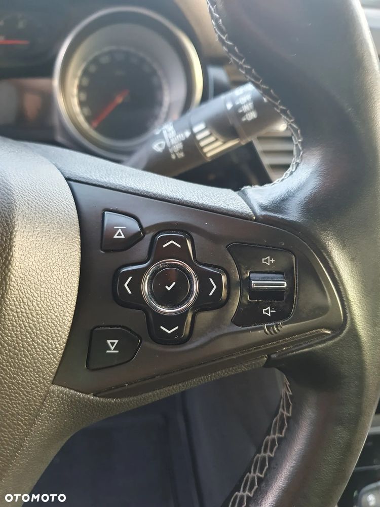 Volvo V40 T3 R-Design Kinetic - 25