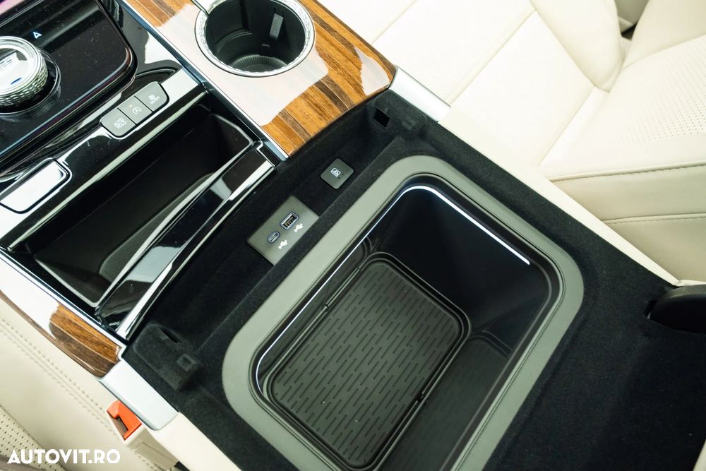 Cadillac Escalade - 30