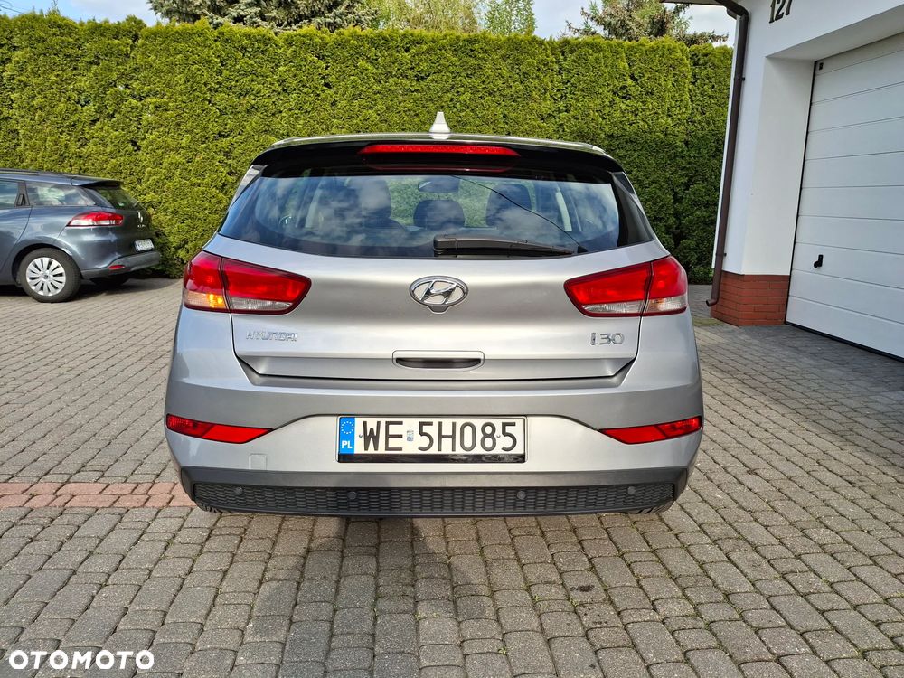 Hyundai i30 1.5 DPI Classic + - 7