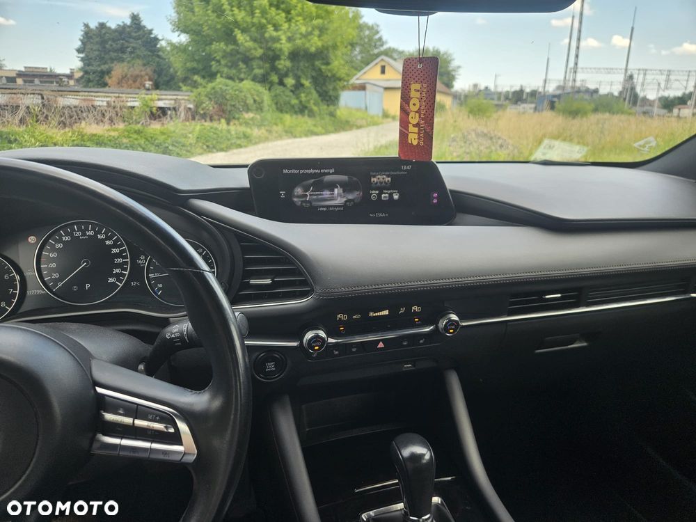Mazda 3 2.0 mHEV Hikari - 11
